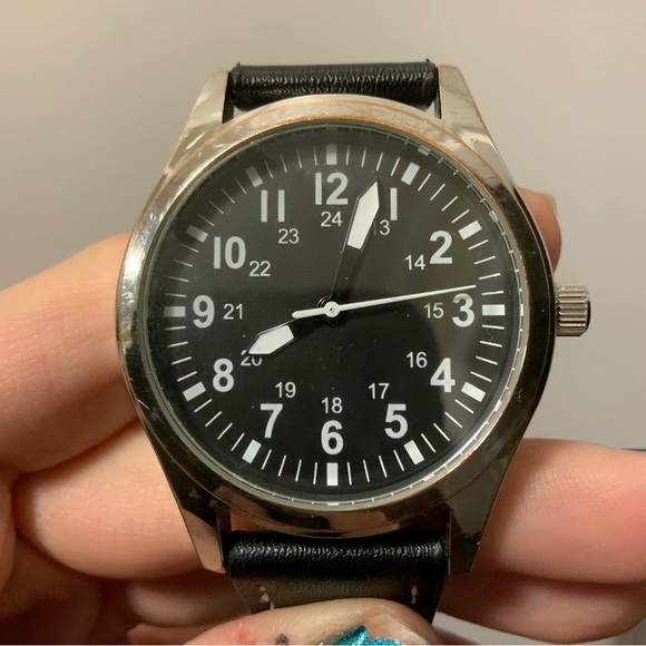 TCK Men’s Wrist Watch Working Order Silver Leather Band - Picture 12 of 12